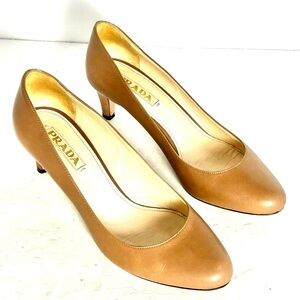 PRADA Nude Tan Leather Heel Pumps Lowish Heels Made in Italy Size EU 39 US 8.5-9